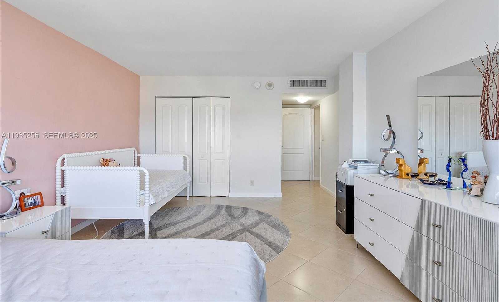 Small Image of 100 GOLDEN ISLES DR #1201, Hallandale Beach Number 27