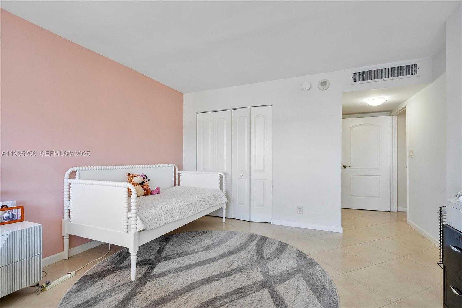 Small Image of 100 GOLDEN ISLES DR #1201, Hallandale Beach Number 30