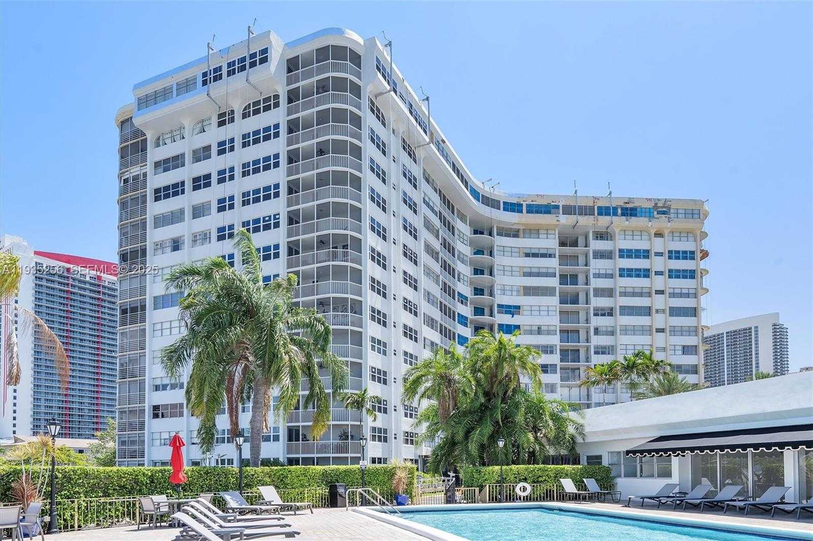 Small Image of 100 GOLDEN ISLES DR #1201, Hallandale Beach Number 41