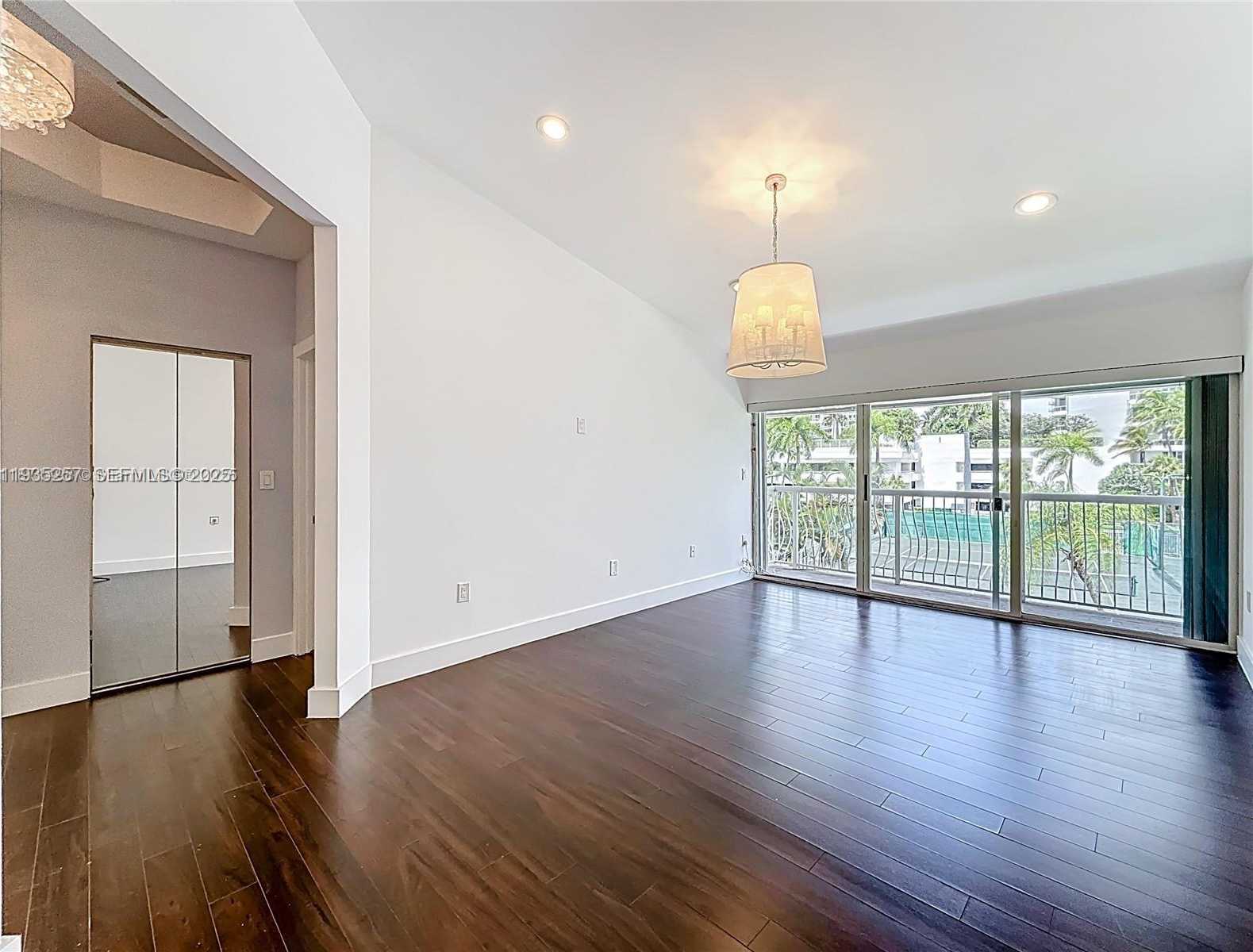 Small Image of Aventura Number 11