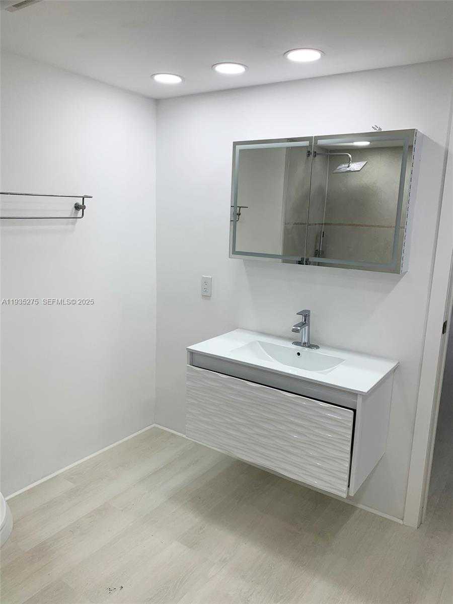 Small Image of 301 174TH ST #1818, Sunny Isles Beach Number 21