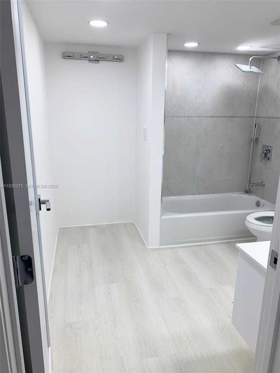 Small Image of 301 174TH ST #1818, Sunny Isles Beach Number 22