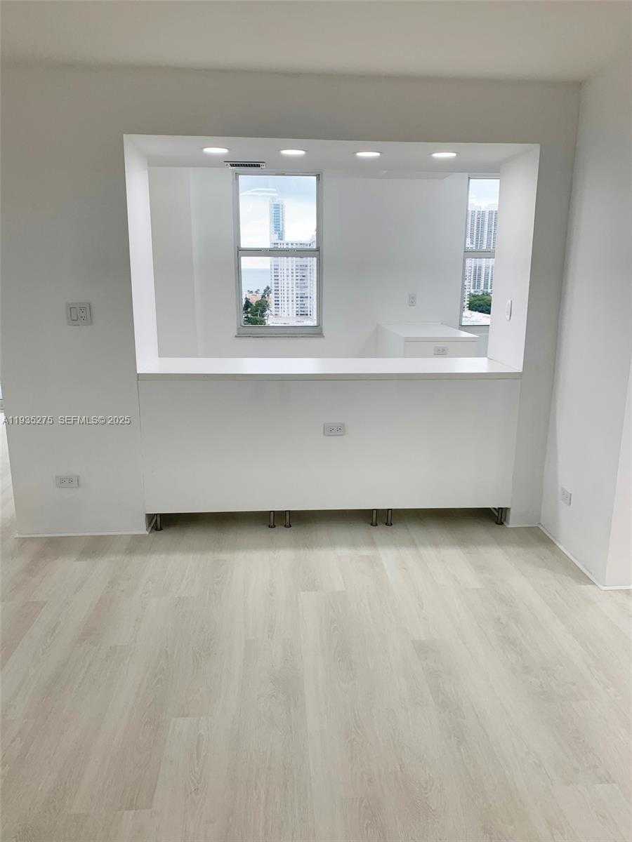 Small Image of 301 174TH ST #1818, Sunny Isles Beach Number 3