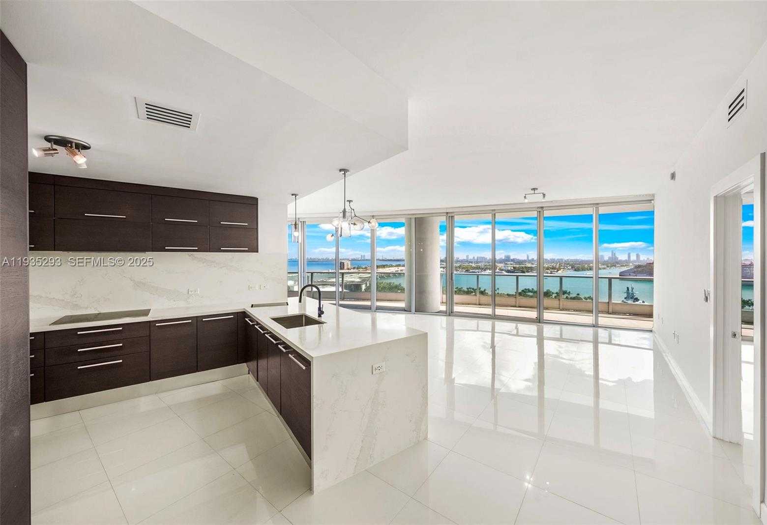 Small Image of 900 BISCAYNE BLVD #2106, Miami Number 10