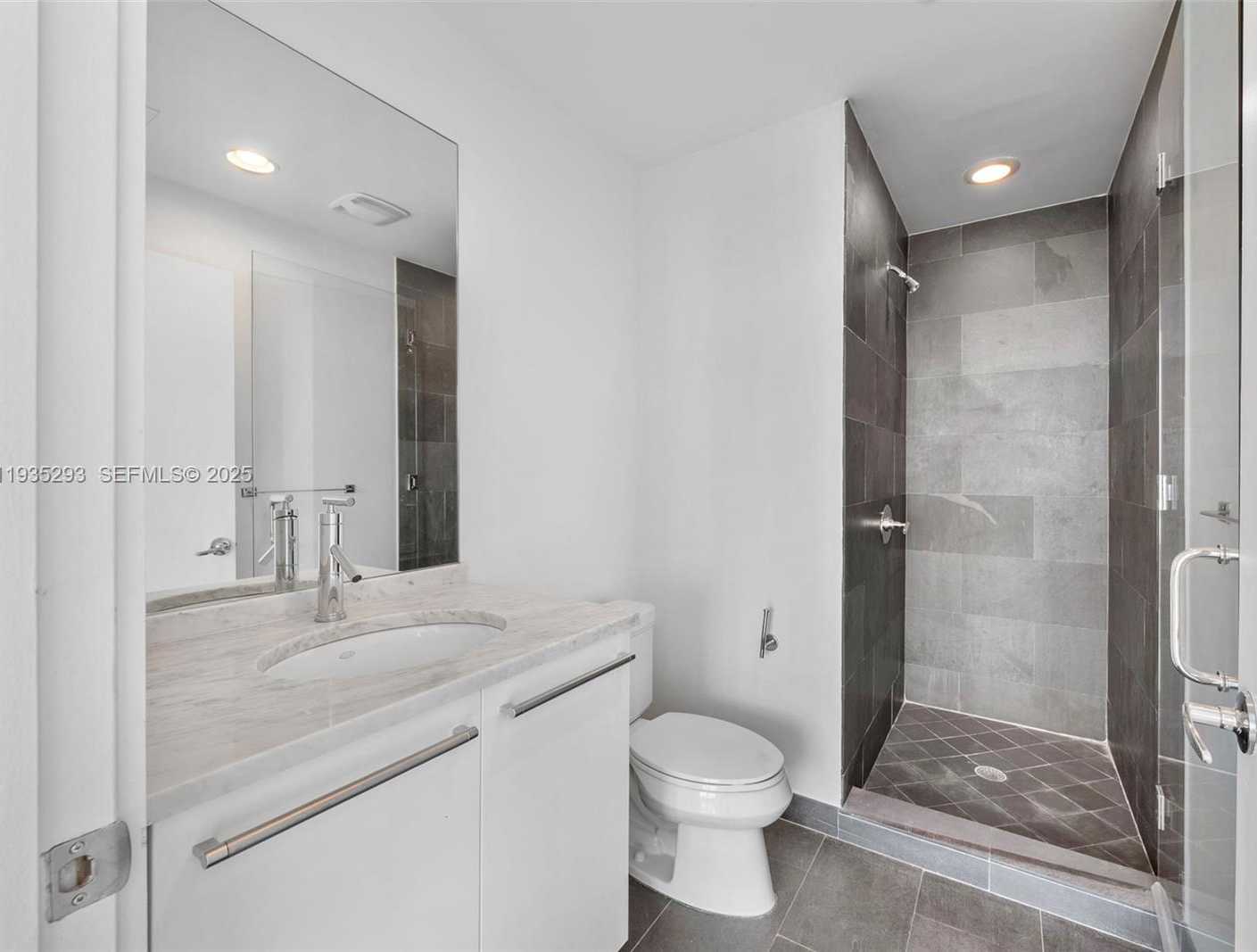 Small Image of 900 BISCAYNE BLVD #2106, Miami Number 11