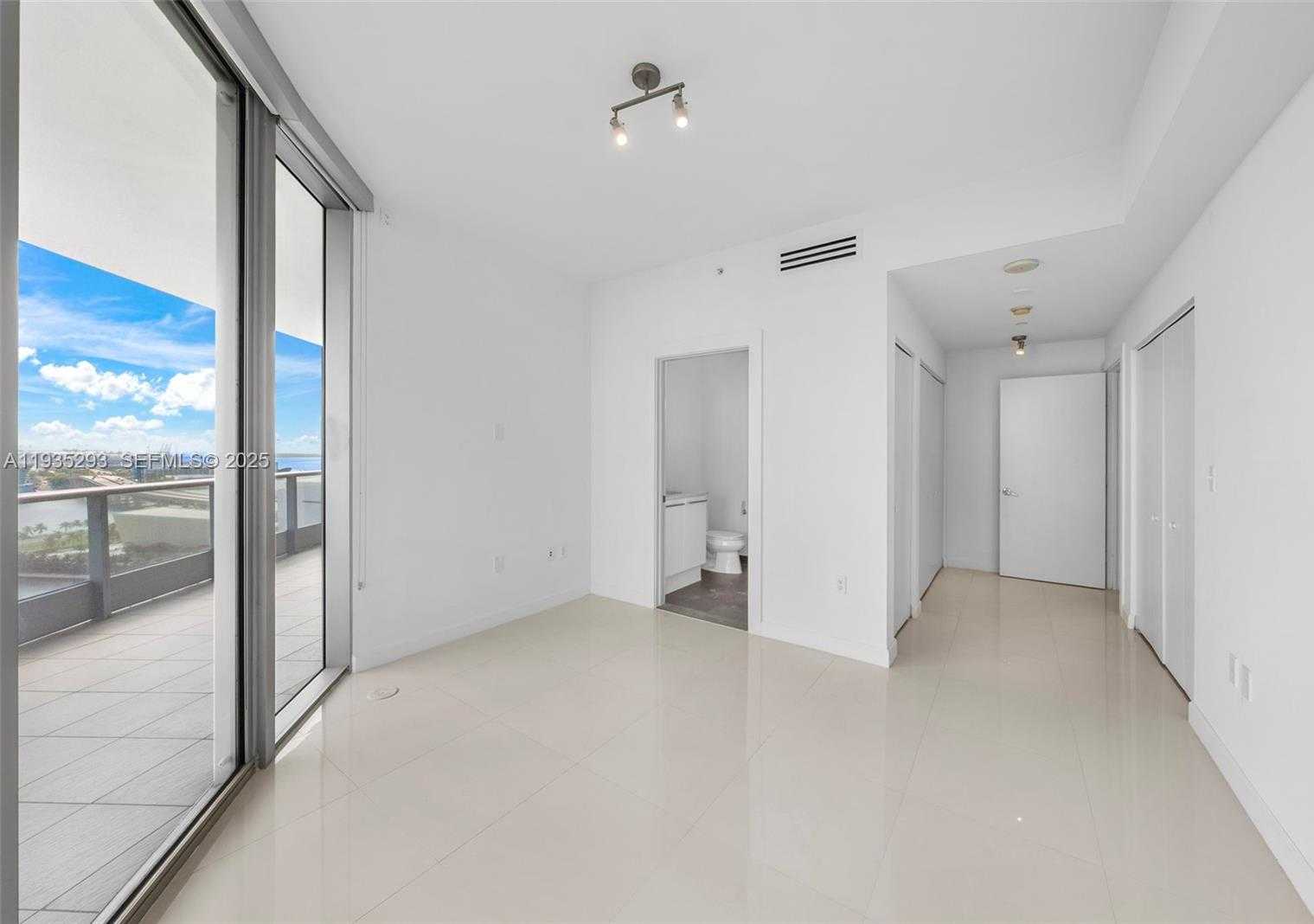 Small Image of 900 BISCAYNE BLVD #2106, Miami Number 14