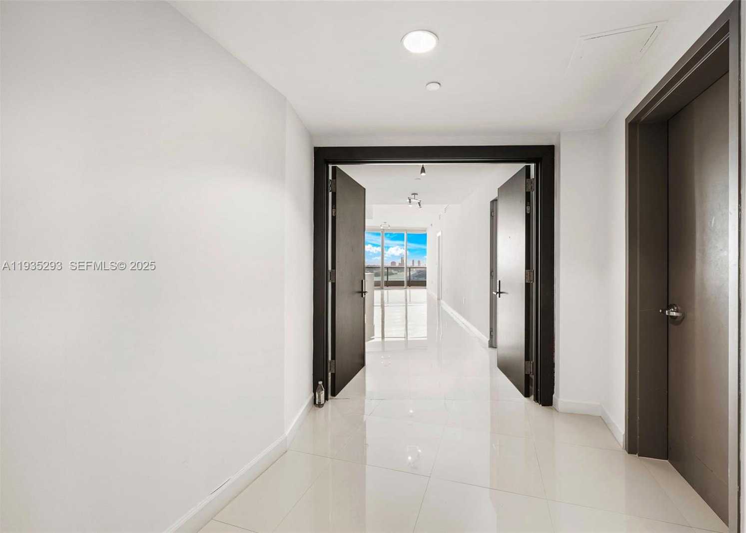 Small Image of 900 BISCAYNE BLVD #2106, Miami Number 19
