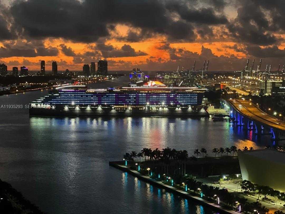 Small Image of 900 BISCAYNE BLVD #2106, Miami Number 26