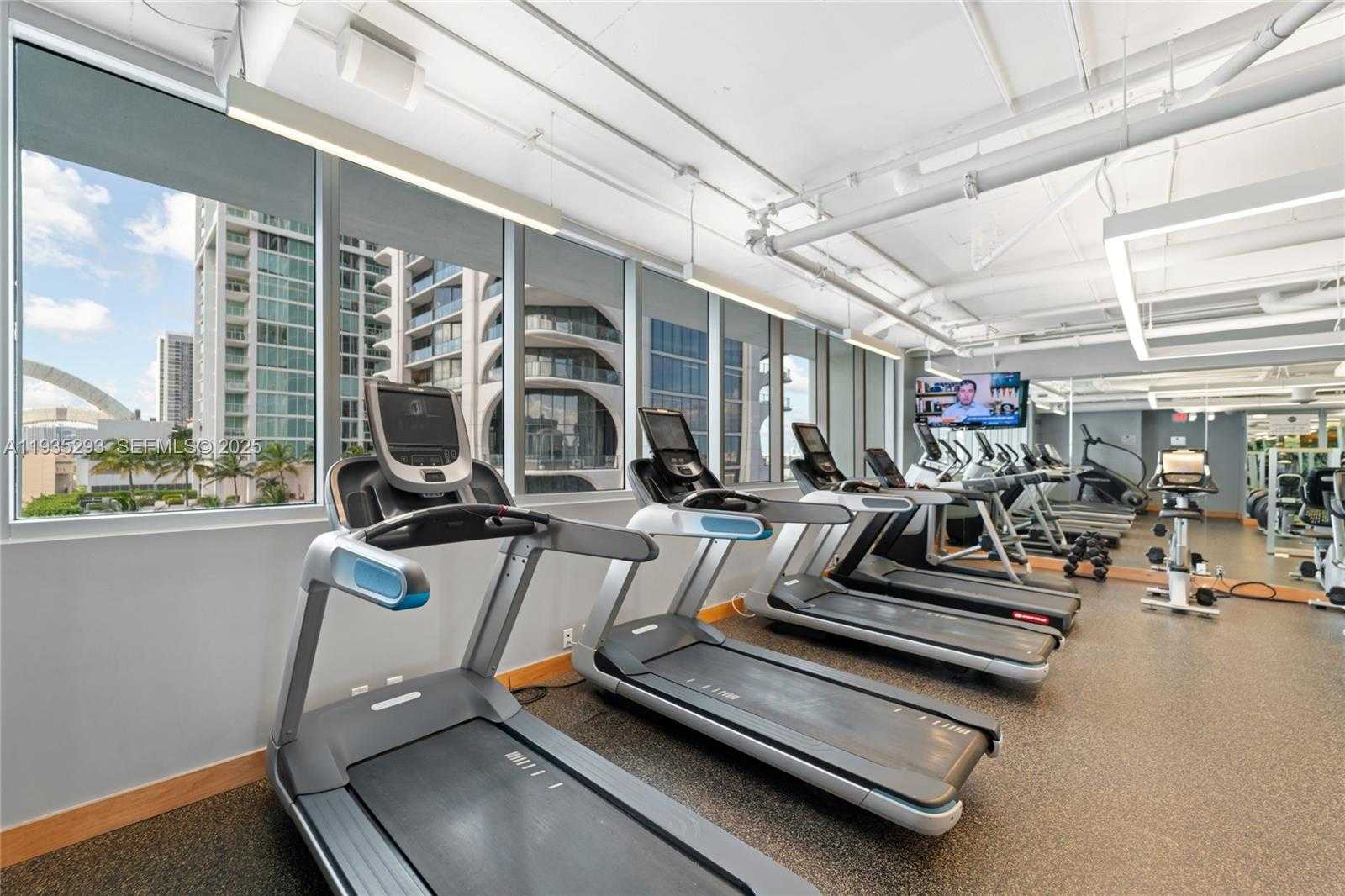 Small Image of 900 BISCAYNE BLVD #2106, Miami Number 34