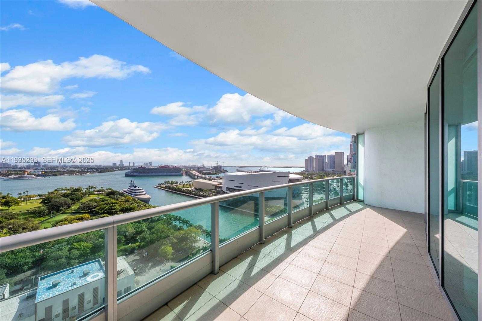 Small Image of 900 BISCAYNE BLVD #2106, Miami Number 4