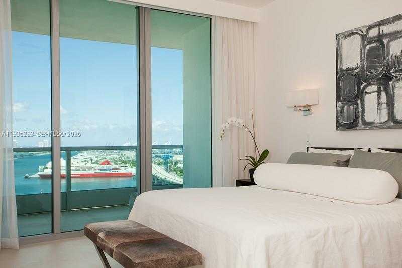 Small Image of 900 BISCAYNE BLVD #2106, Miami Number 43