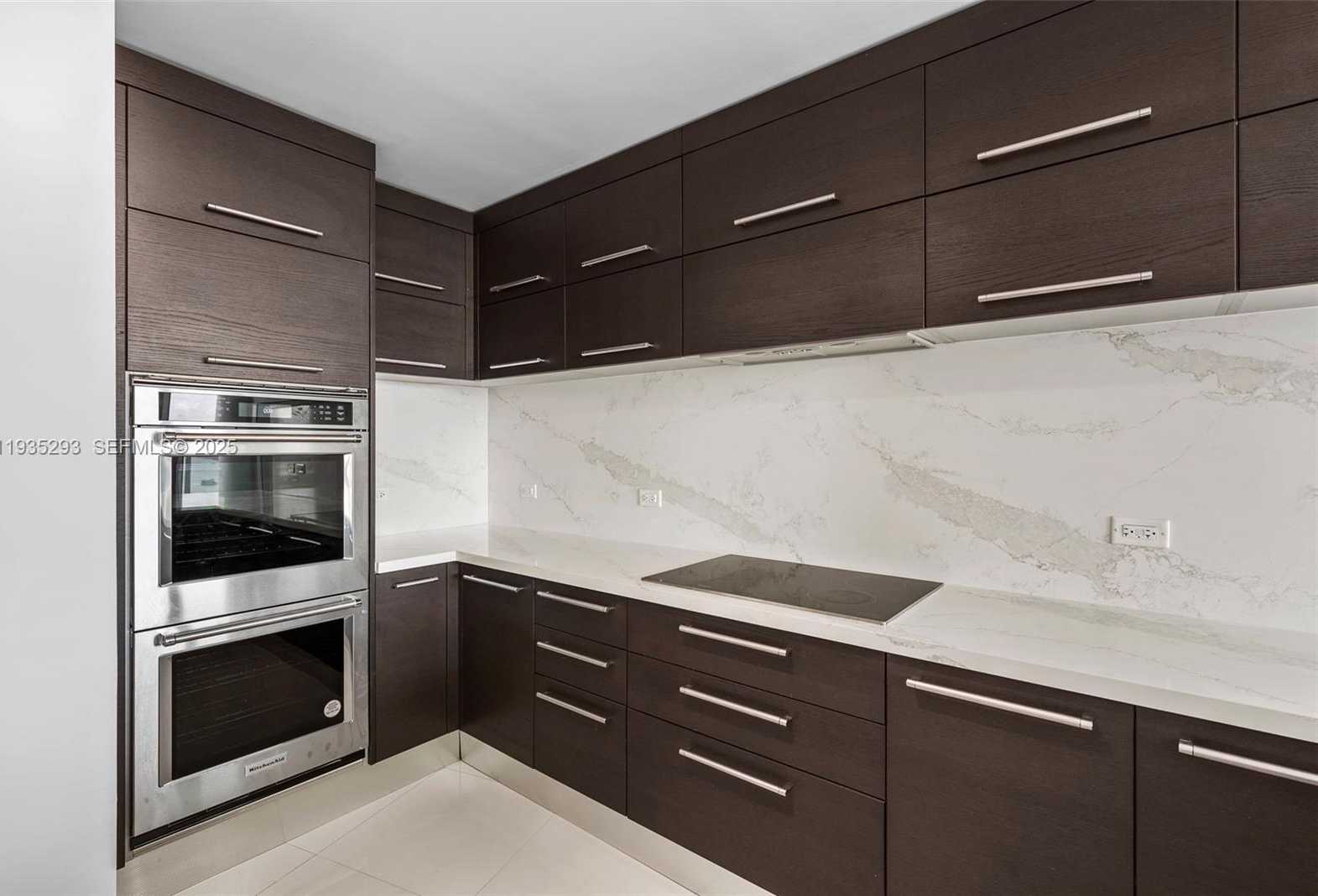 Small Image of 900 BISCAYNE BLVD #2106, Miami Number 6