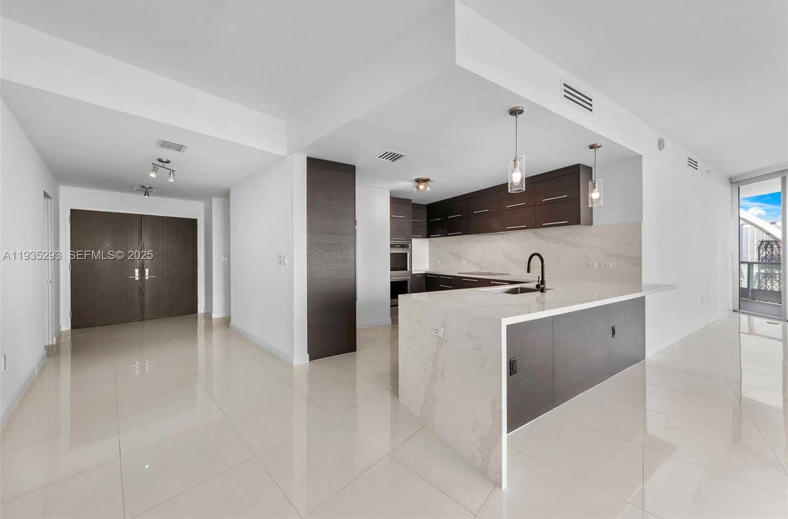 Small Image of 900 BISCAYNE BLVD #2106, Miami Number 8