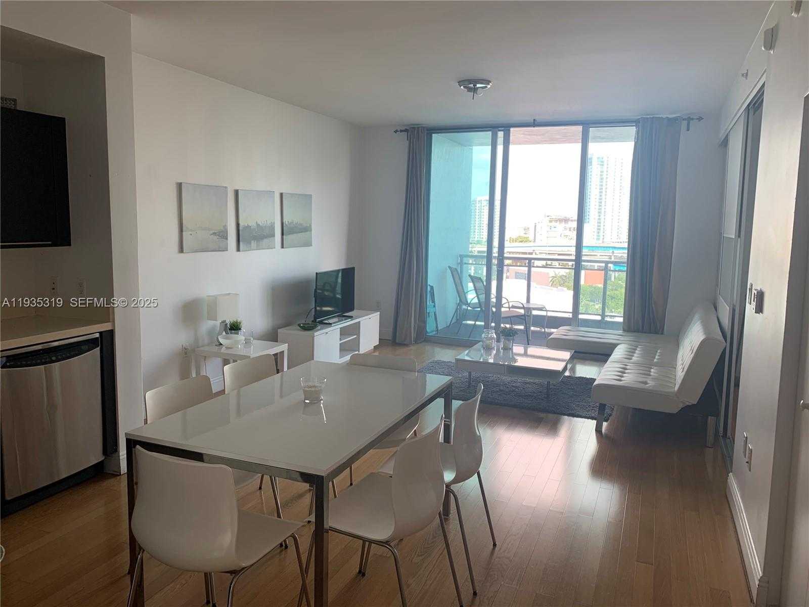 Small Image of 90 SOUTH WEST 3RD ST #1211, Miami Number 4