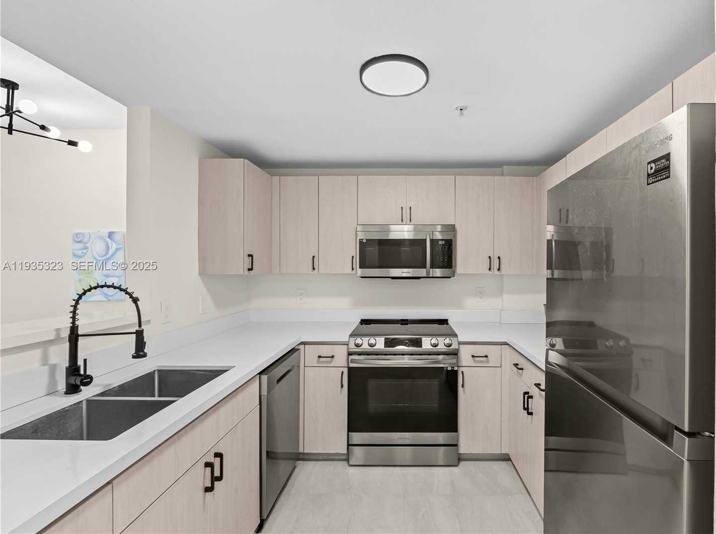 Small Image of 50 MENORES AVE #522, Coral Gables Number 4