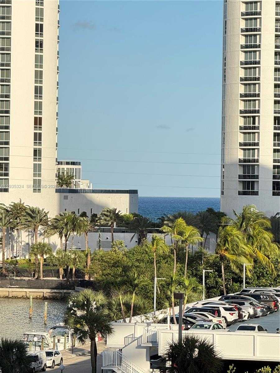Small Image of 300 BAYVIEW DR #509, Sunny Isles Beach Number 18