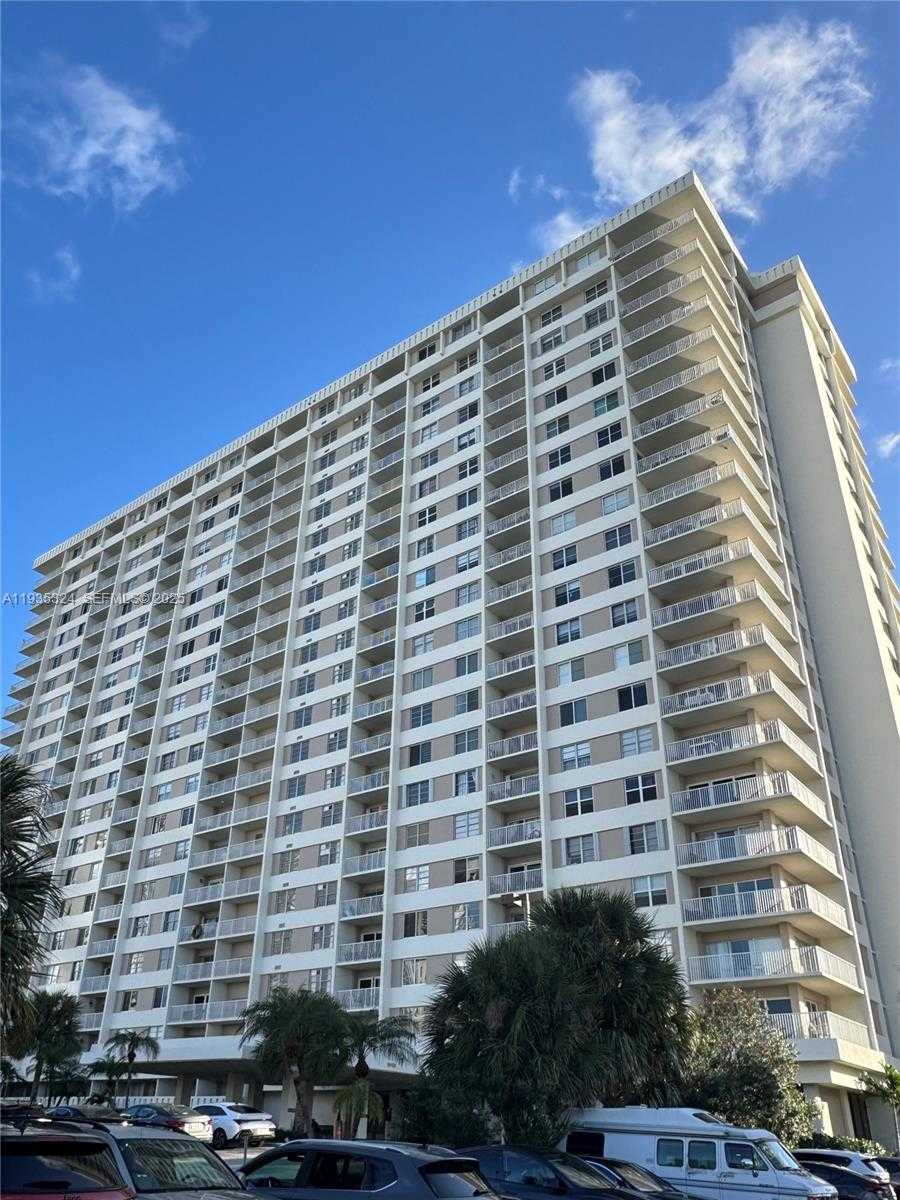 Small Image of 300 BAYVIEW DR #509, Sunny Isles Beach Number 24