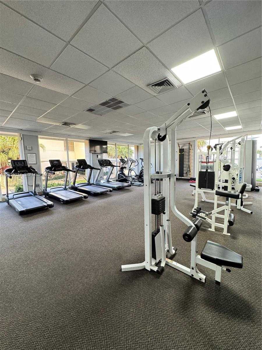 Small Image of 300 BAYVIEW DR #509, Sunny Isles Beach Number 28