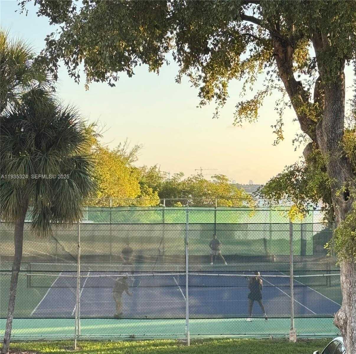 Small Image of 300 BAYVIEW DR #509, Sunny Isles Beach Number 31