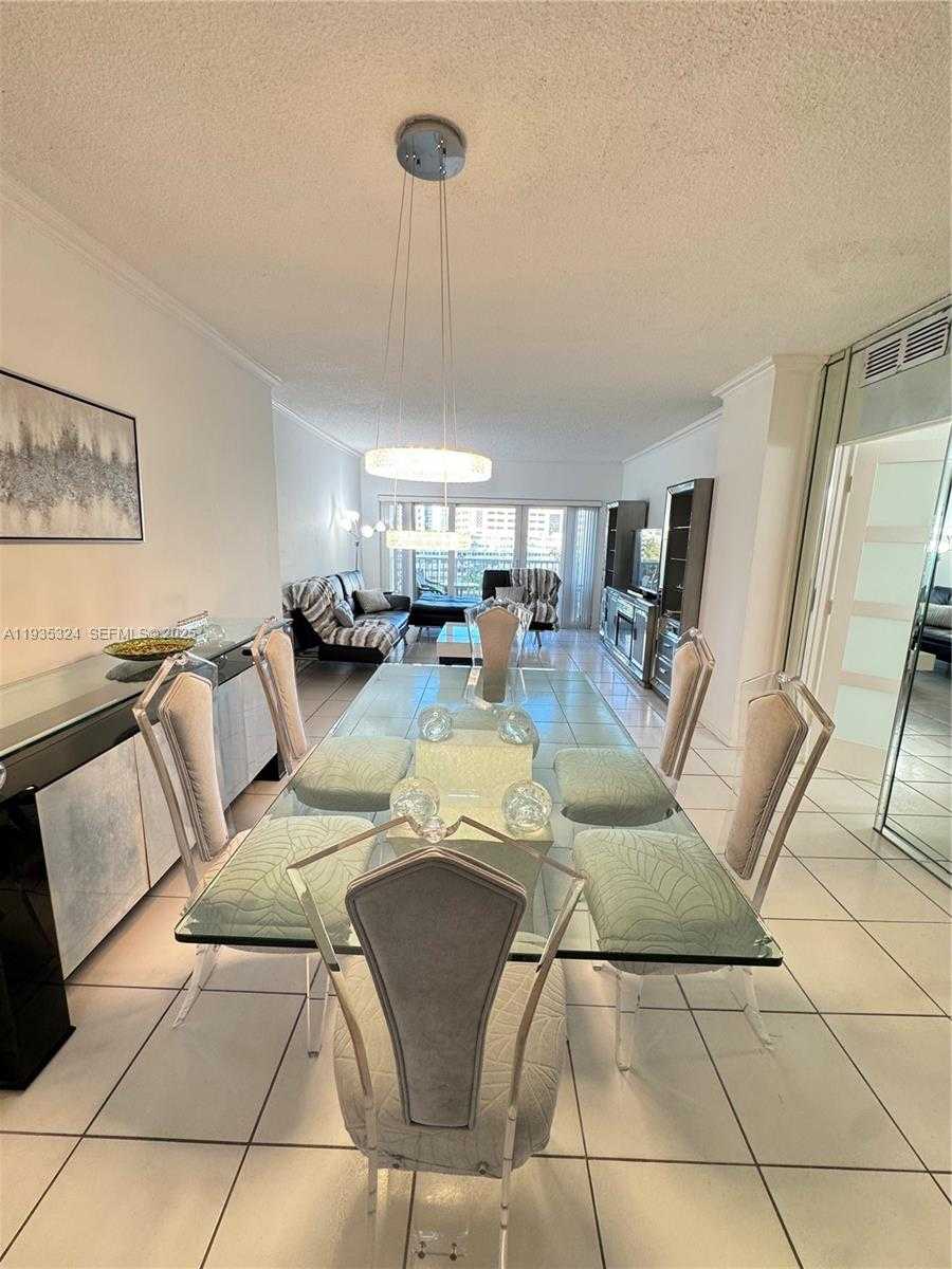Small Image of 300 BAYVIEW DR #509, Sunny Isles Beach Number 8
