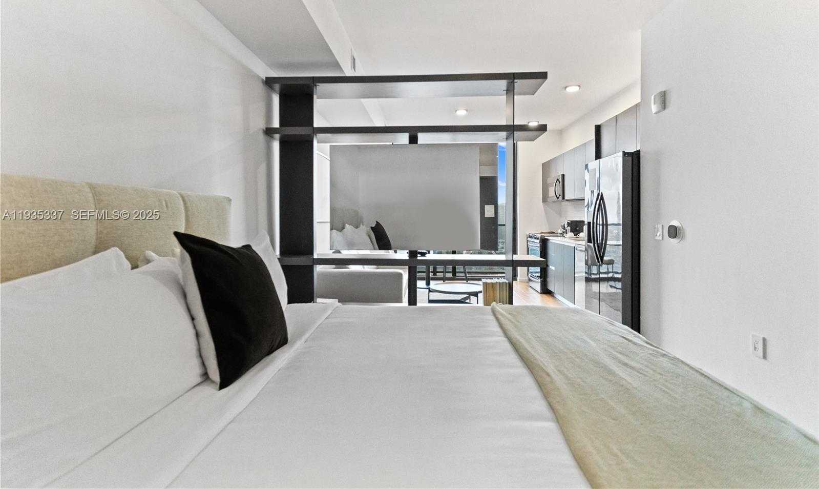 Small Image of 398 NORTH EAST 5TH ST #3102, Miami Number 14