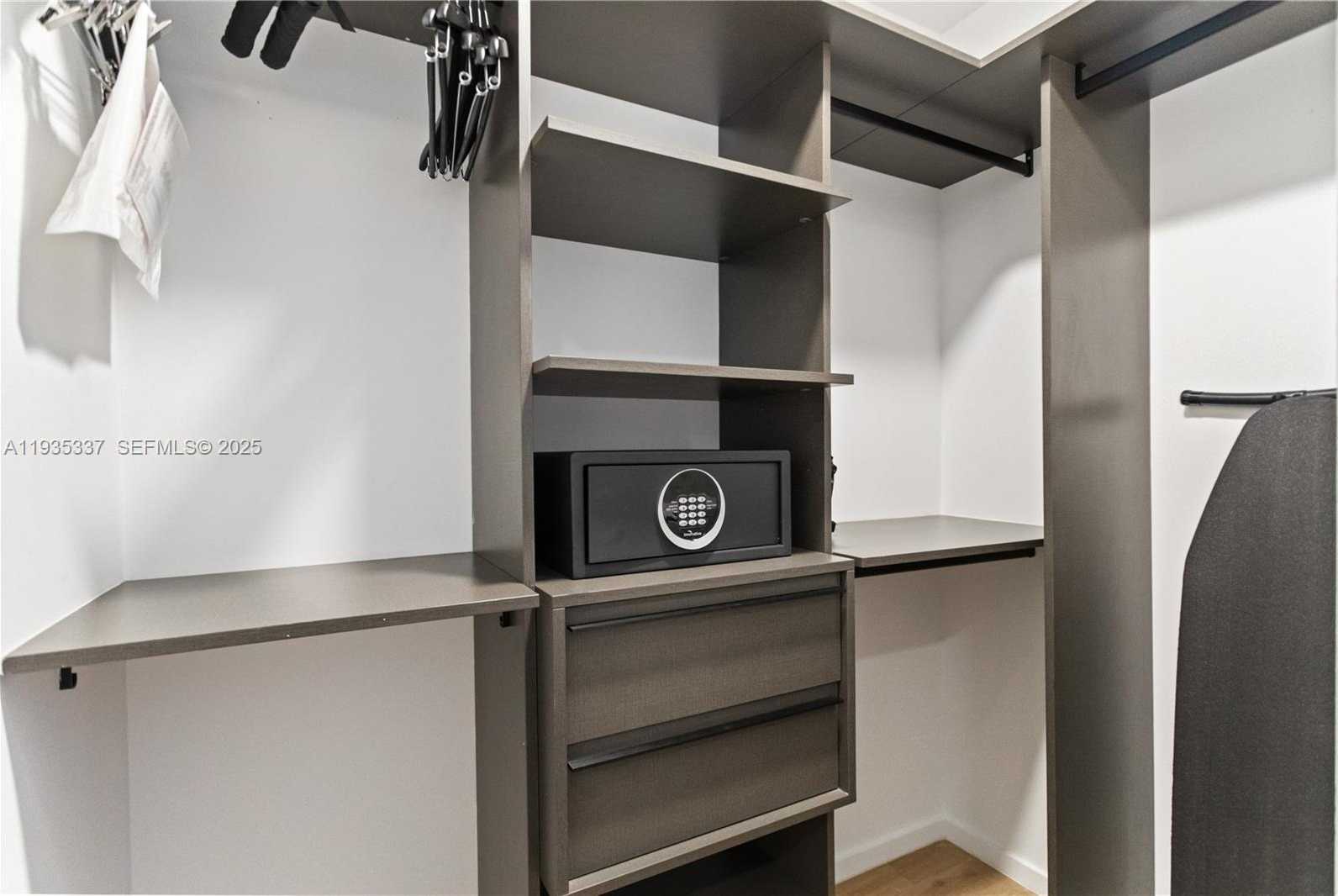 Small Image of 398 NORTH EAST 5TH ST #3102, Miami Number 20