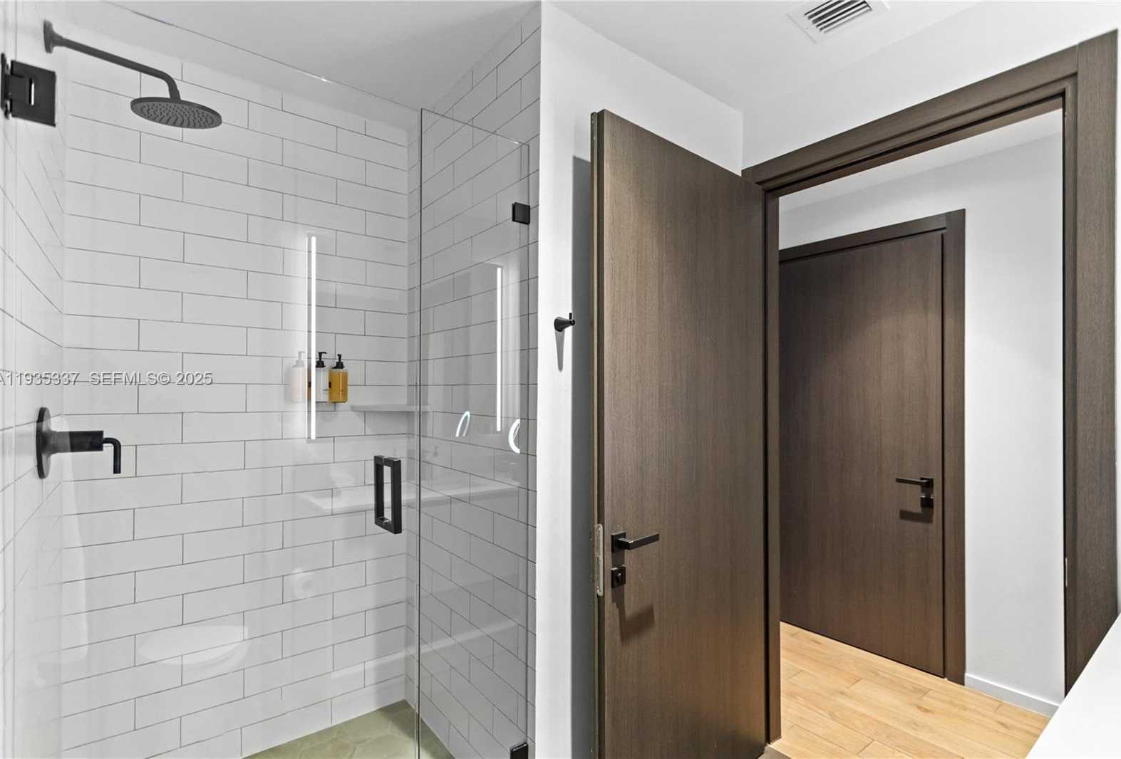 Small Image of 398 NORTH EAST 5TH ST #3102, Miami Number 21