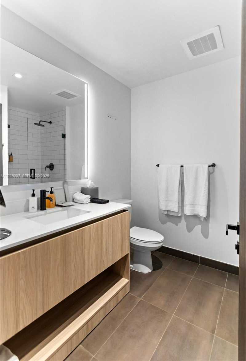 Small Image of 398 NORTH EAST 5TH ST #3102, Miami Number 29