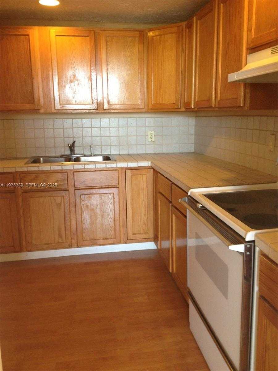 Small Image of 2025 NORTH EAST 164TH ST #1006, North Miami Beach Number 5