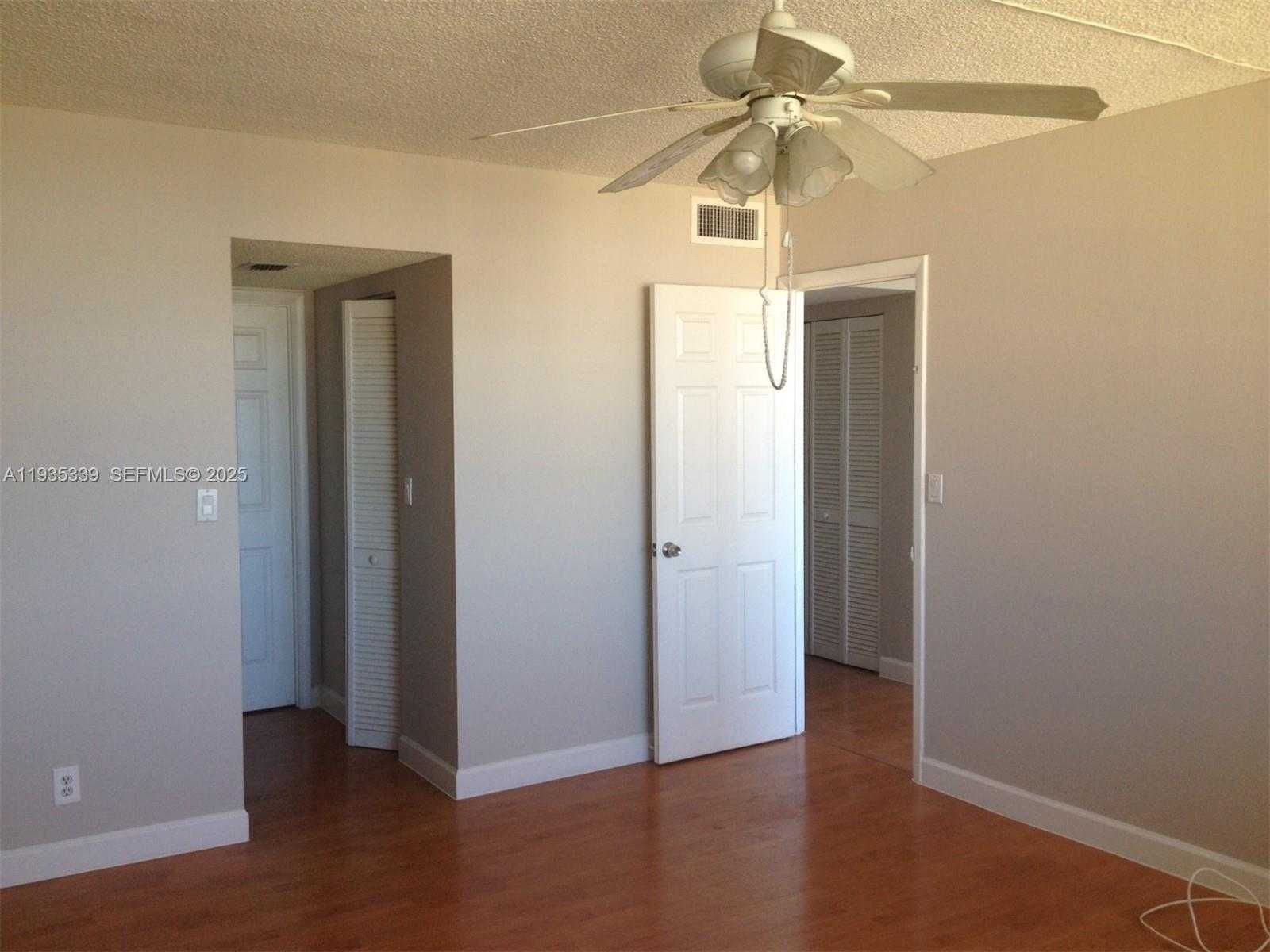 Small Image of 2025 NORTH EAST 164TH ST #1006, North Miami Beach Number 7