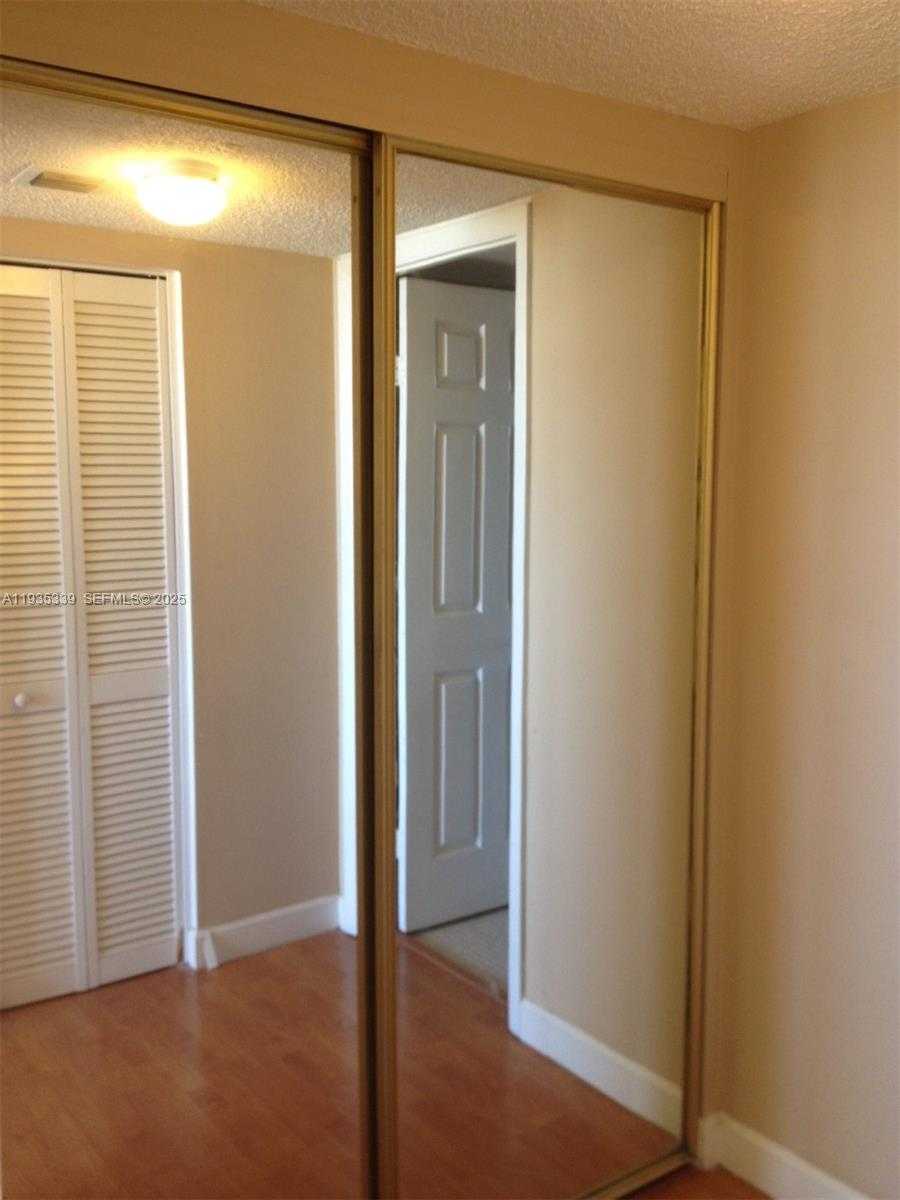 Small Image of 2025 NORTH EAST 164TH ST #1006, North Miami Beach Number 8