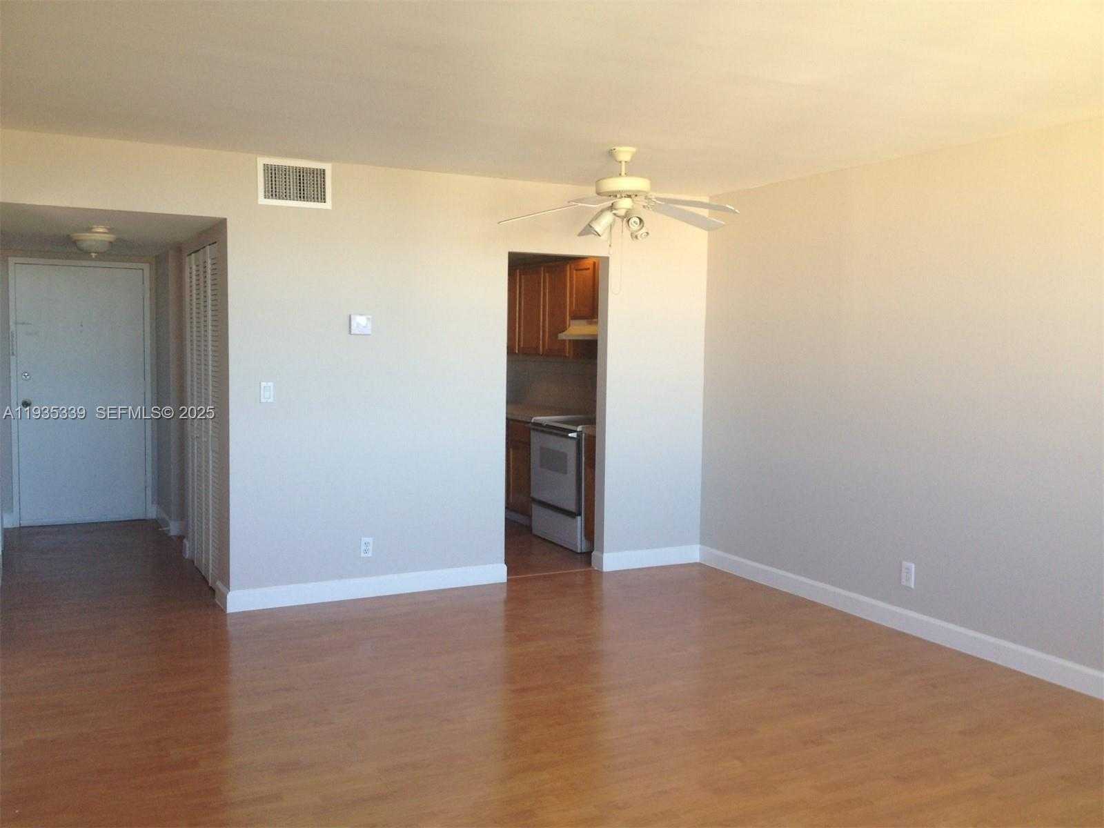 Small Image of 2025 NORTH EAST 164TH ST #1006, North Miami Beach Number 9