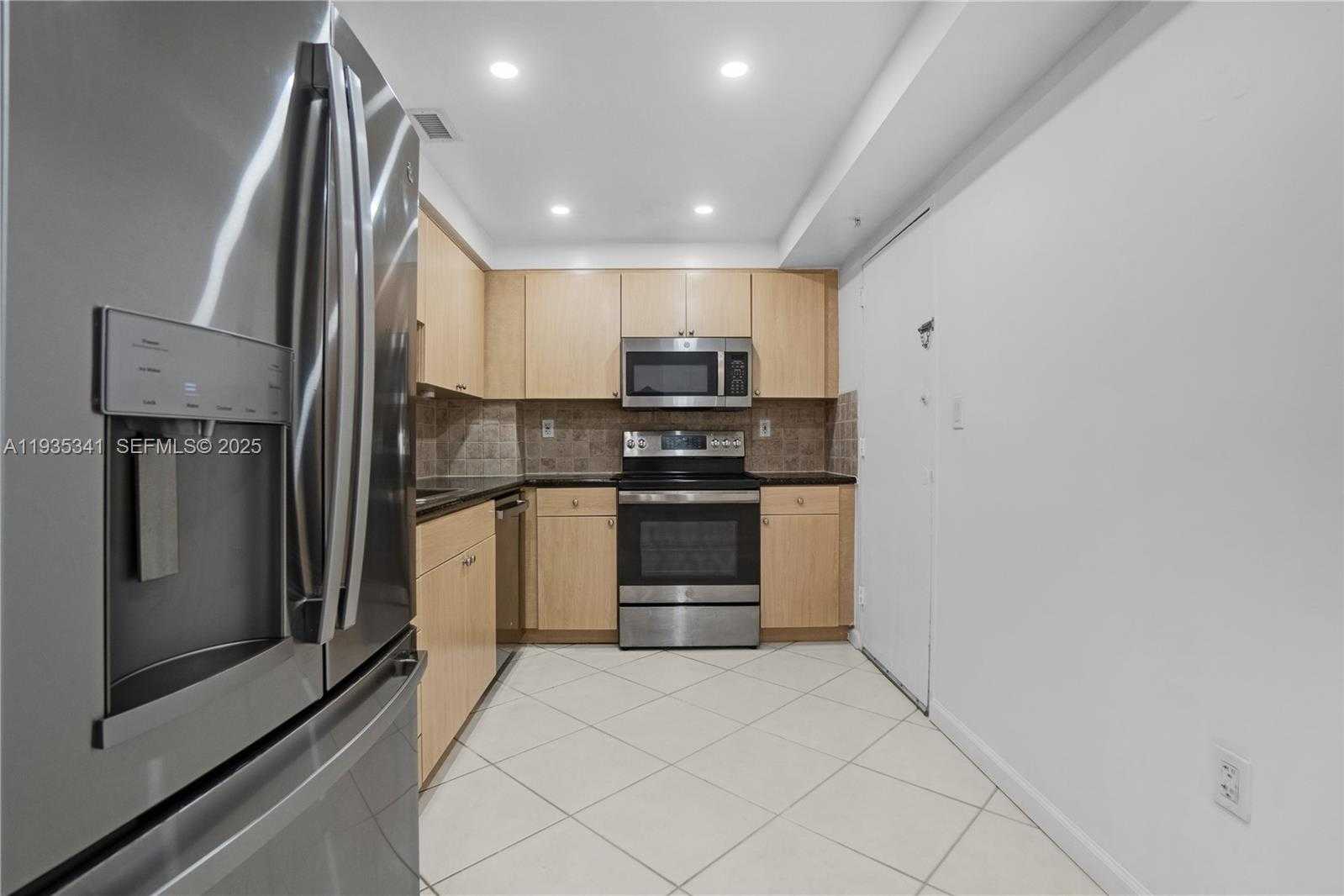 Small Image of 10350 WEST BAY HARBOR DR #2L, Bay Harbor Islands Number 6