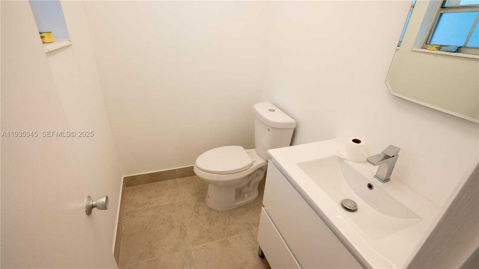 Small Image of 17252 SOUTH WEST 112TH PL #21243, Miami Number 5