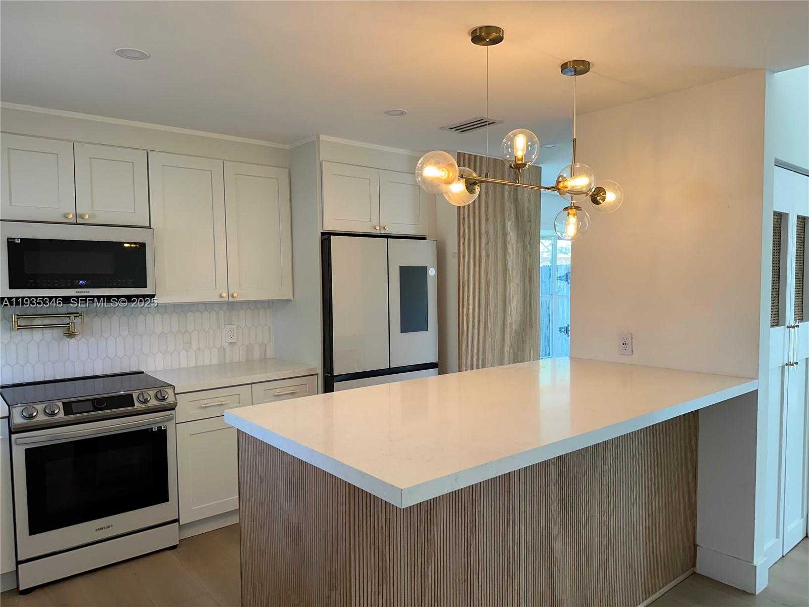 Small Image of 708 SOUTH EAST 3RD AVE EXT #201, Hallandale Beach Number 4