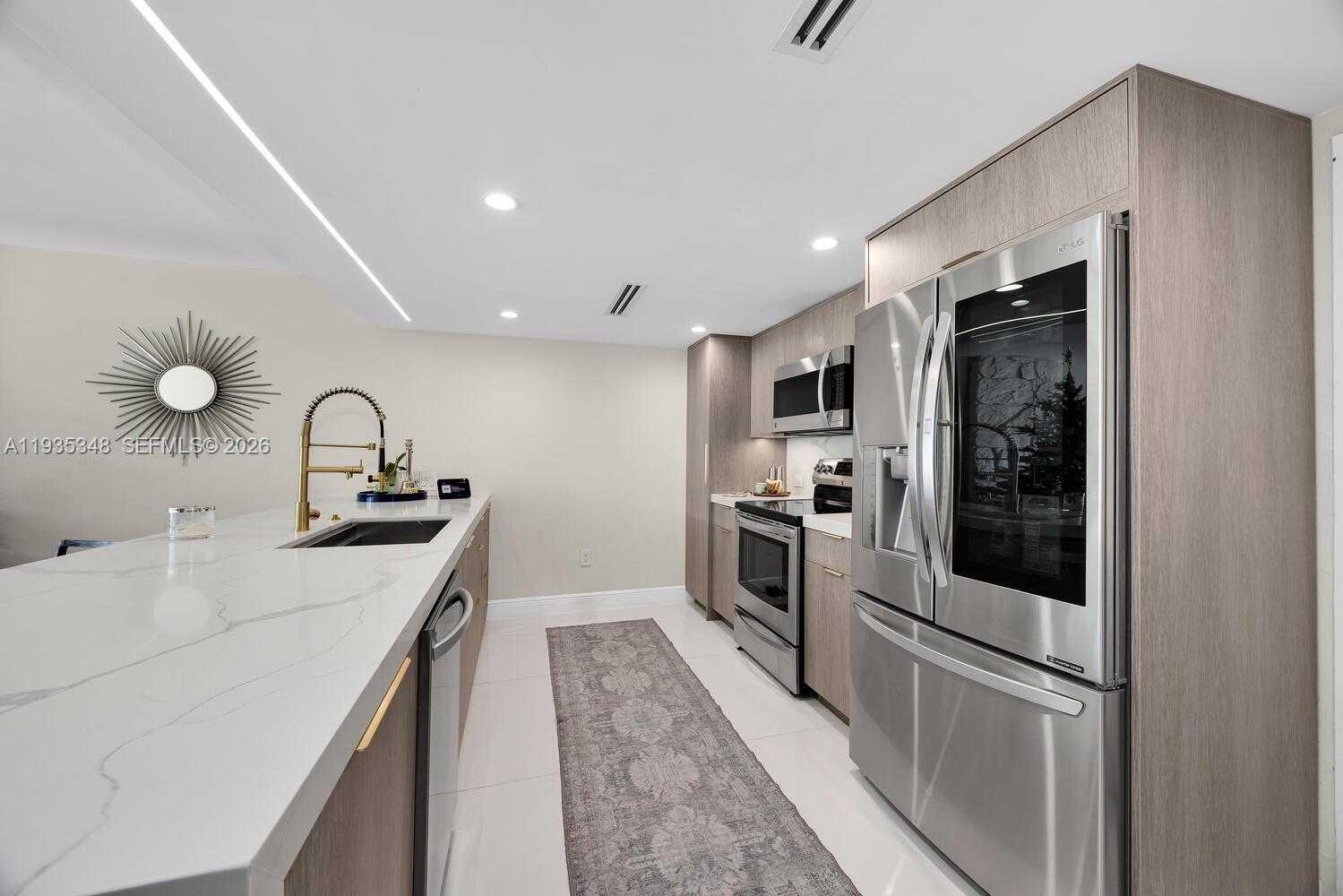 Small Image of 155 OCEAN LANE DR #413, Key Biscayne Number 11