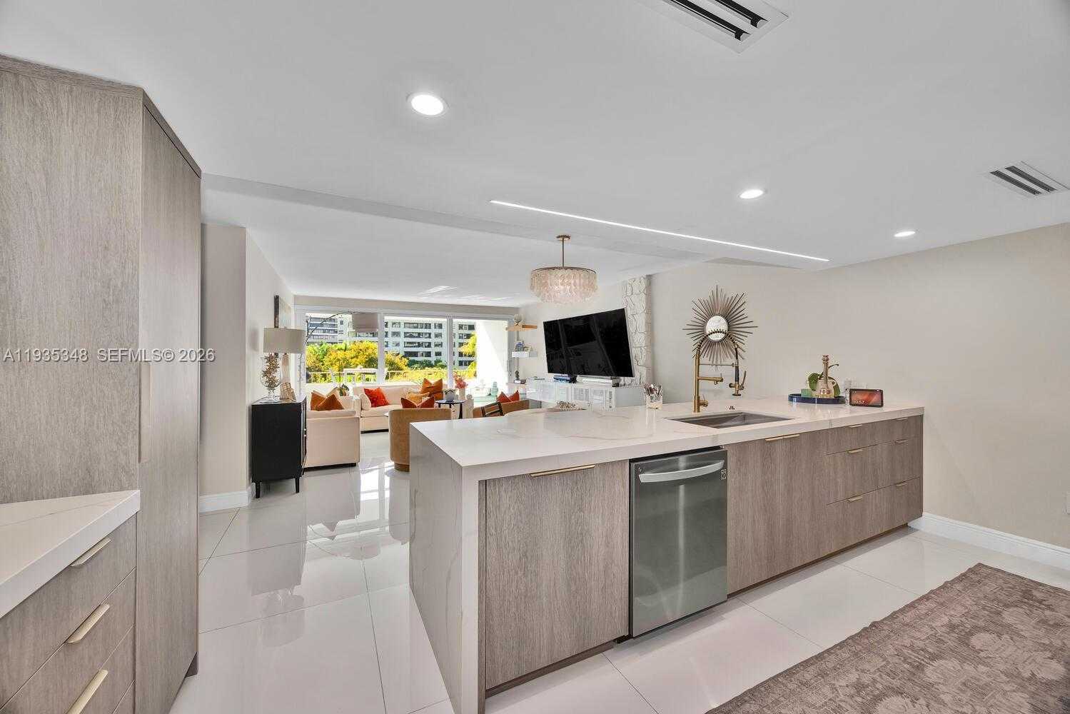 Small Image of 155 OCEAN LANE DR #413, Key Biscayne Number 13