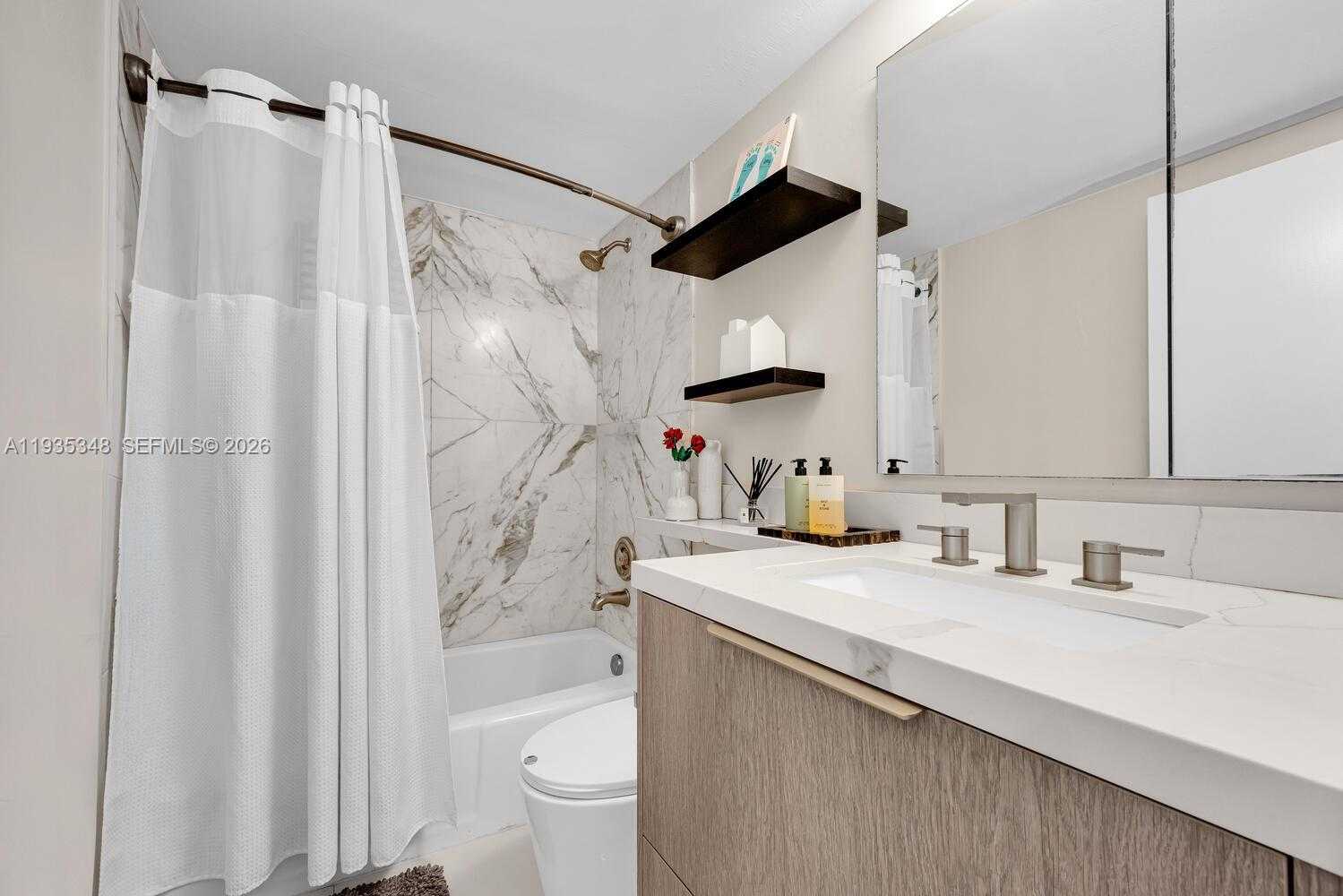 Small Image of 155 OCEAN LANE DR #413, Key Biscayne Number 28