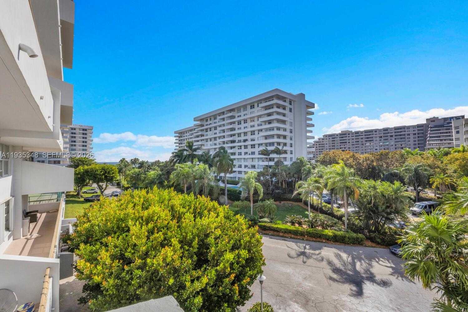 Small Image of 155 OCEAN LANE DR #413, Key Biscayne Number 29