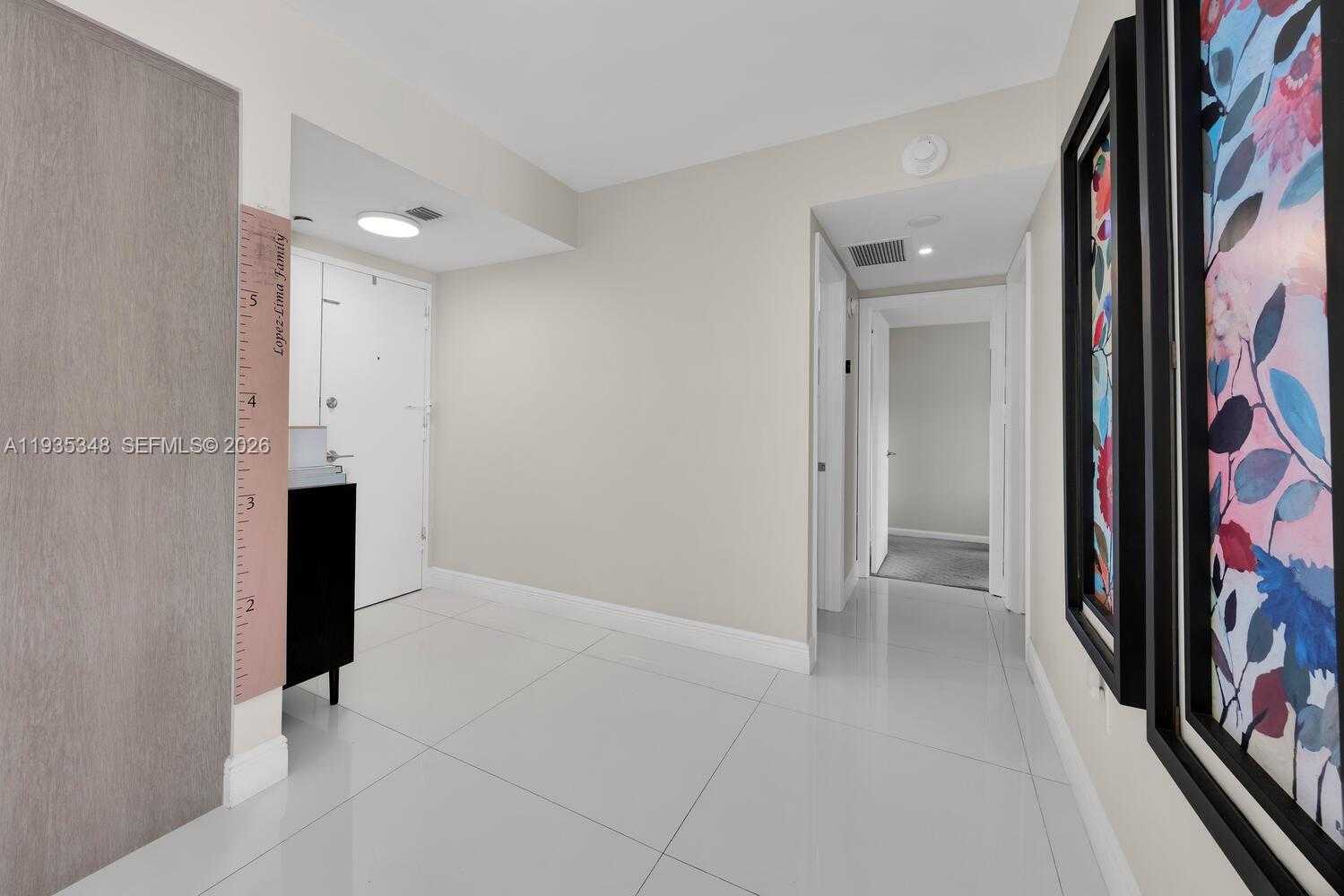 Small Image of 155 OCEAN LANE DR #413, Key Biscayne Number 3