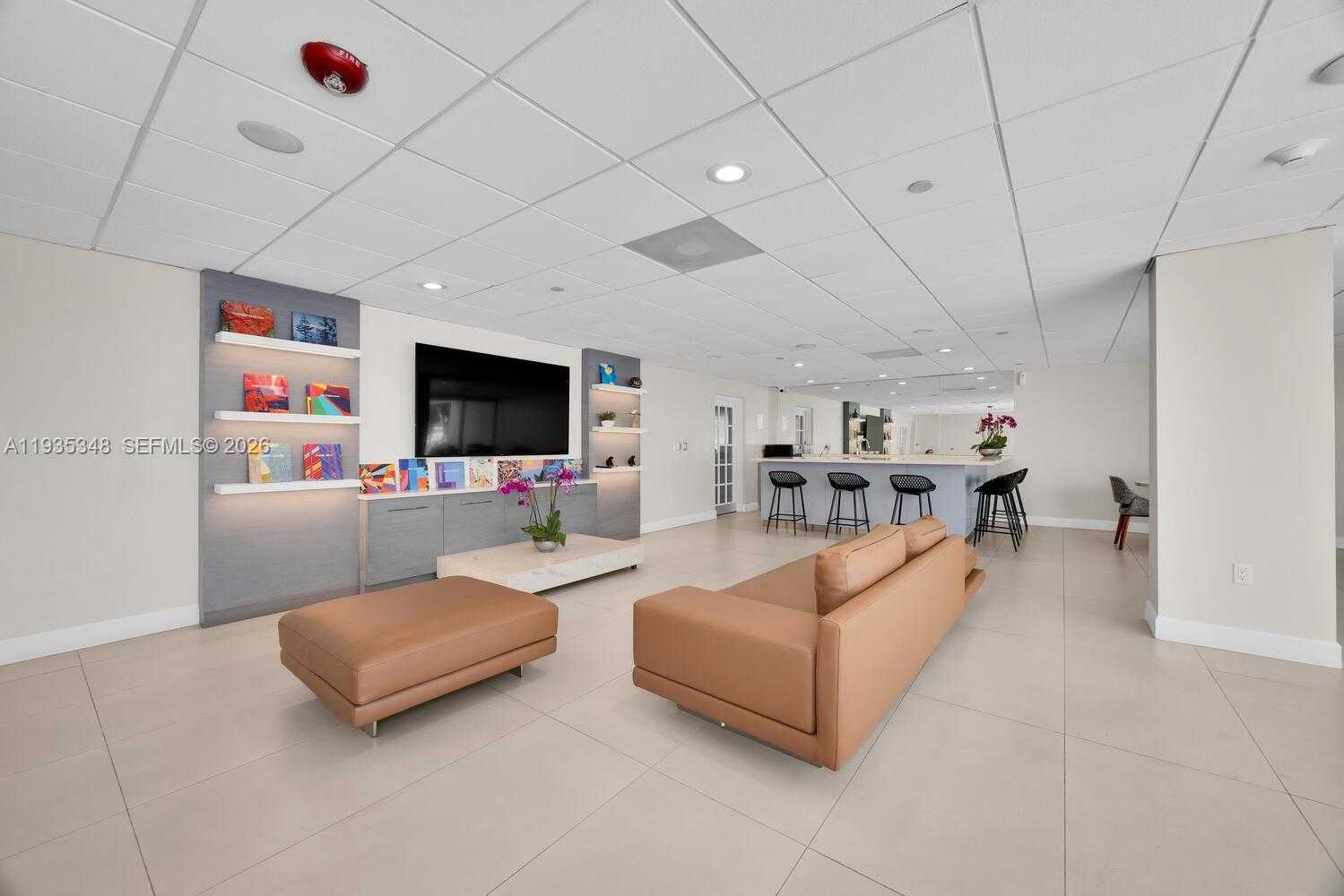 Small Image of 155 OCEAN LANE DR #413, Key Biscayne Number 32