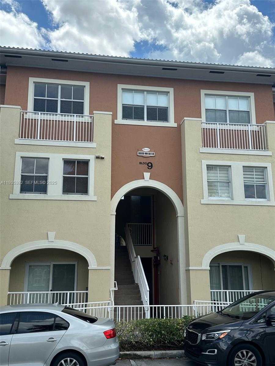 Small Image of 10800 NORTH WEST 88TH TER #213, Doral Number 4