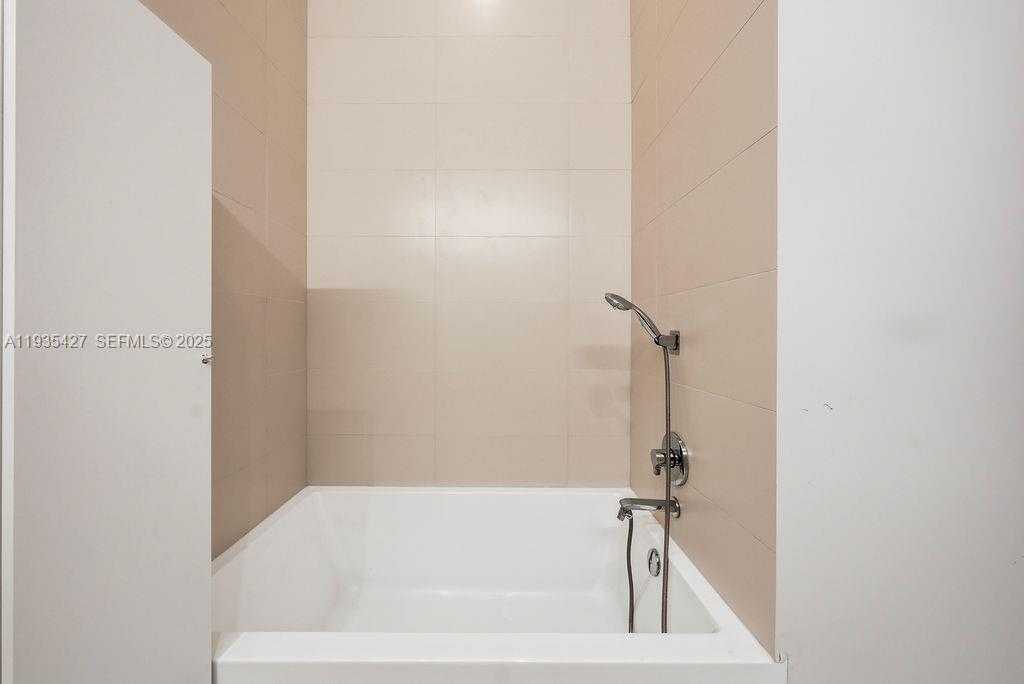 Small Image of 501 NORTH EAST 31ST ST #401, Miami Number 16