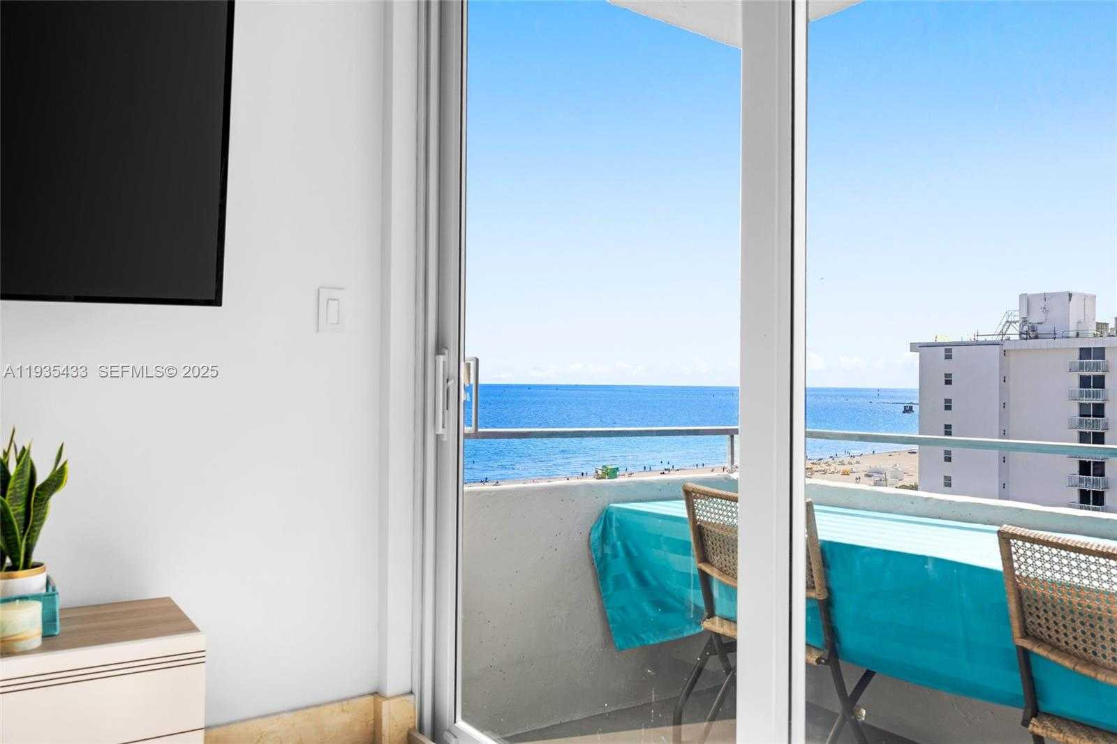 Small Image of 465 OCEAN DR #1008, Miami Beach Number 13
