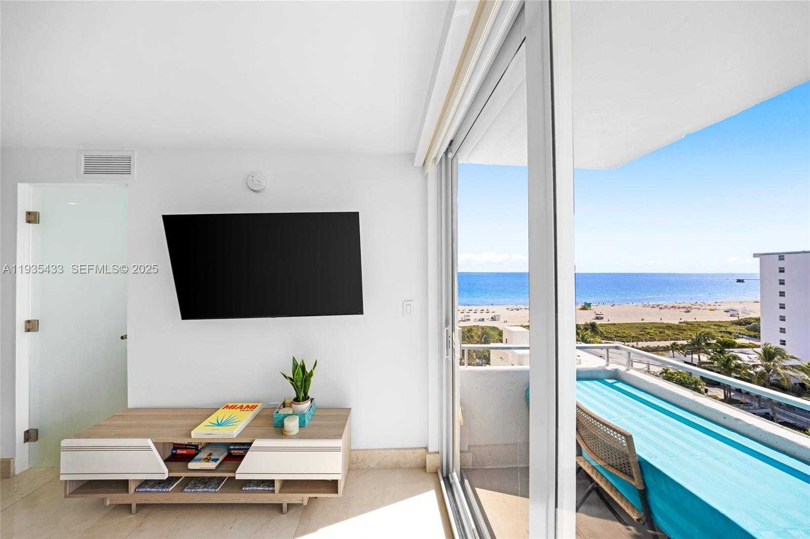 Small Image of 465 OCEAN DR #1008, Miami Beach Number 14