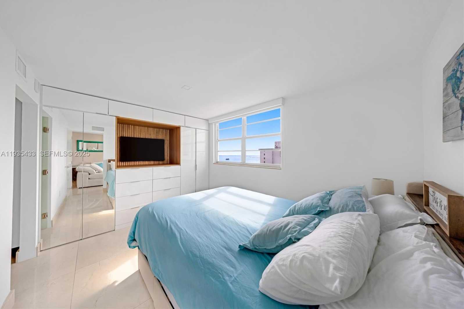 Small Image of 465 OCEAN DR #1008, Miami Beach Number 23