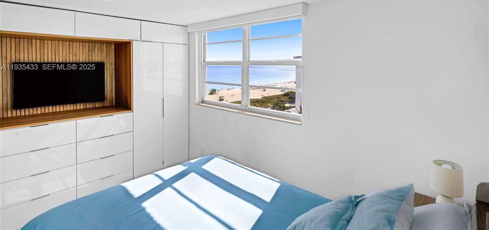 Small Image of 465 OCEAN DR #1008, Miami Beach Number 26