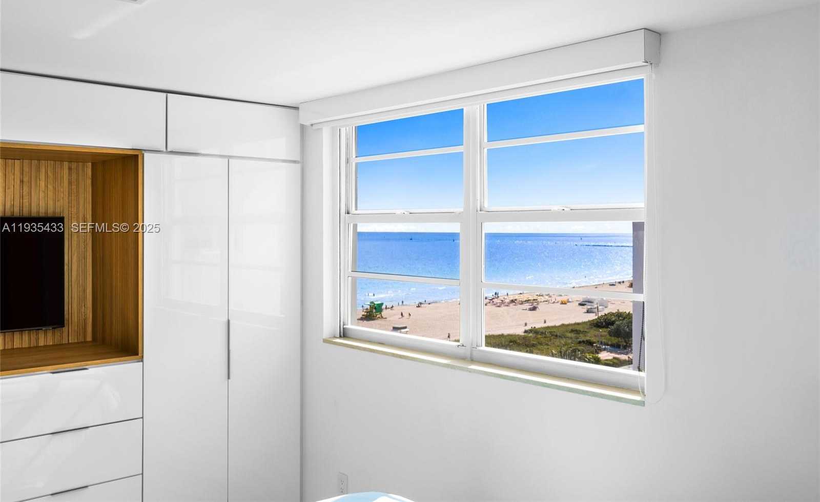 Small Image of 465 OCEAN DR #1008, Miami Beach Number 27