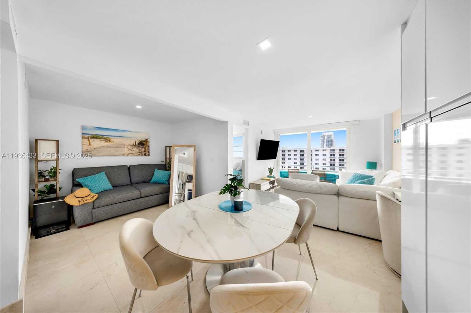 Small Image of 465 OCEAN DR #1008, Miami Beach Number 5