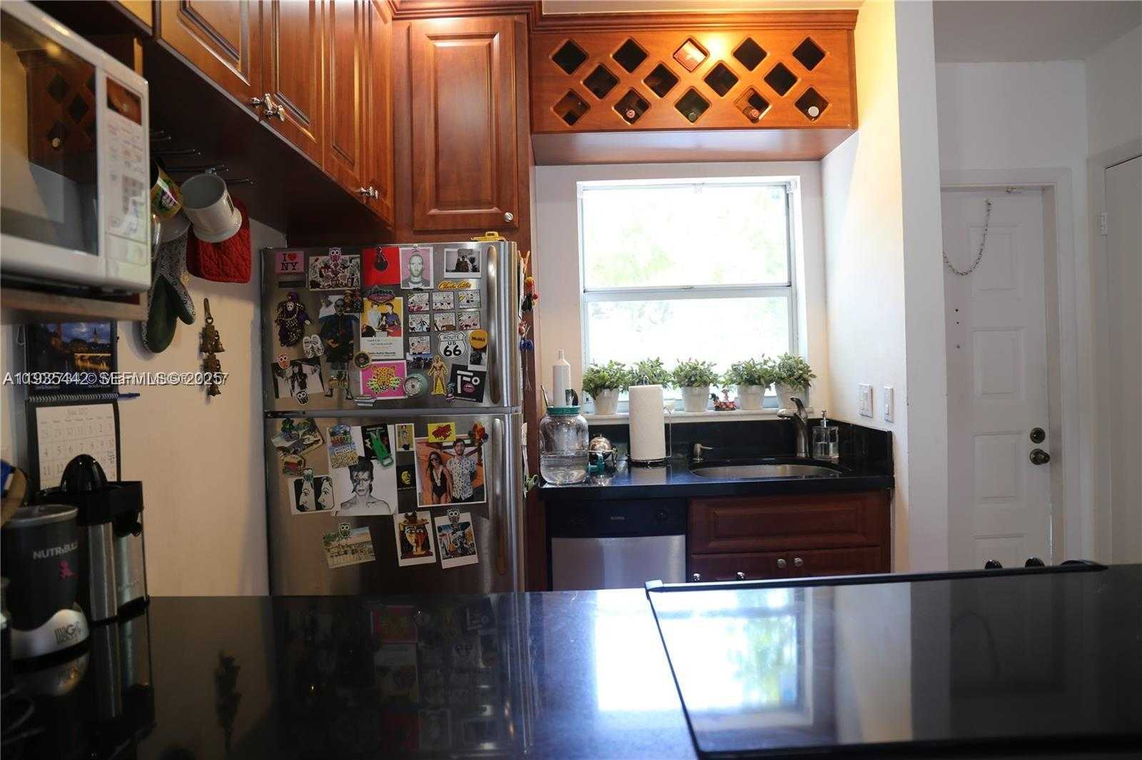 Small Image of 798 CRANDON BLVD #13-C, Key Biscayne Number 5